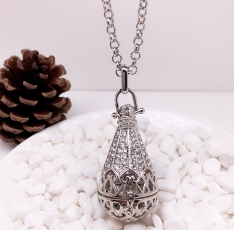 Love With Diamond Can The Fragrance Pendant Sachet Ball - Image 3