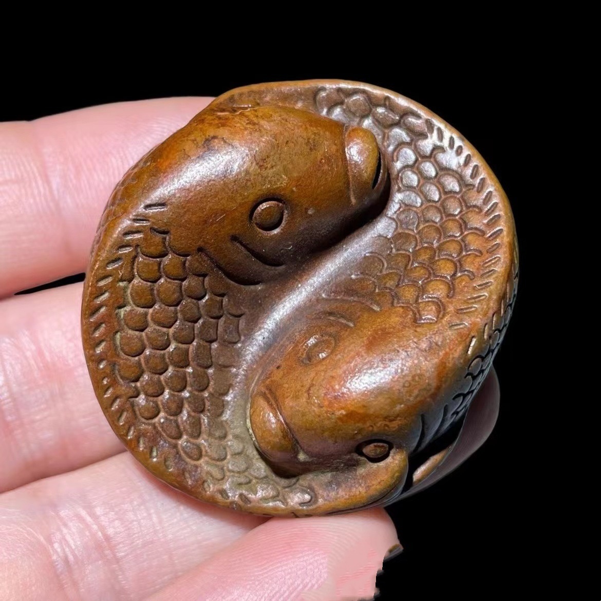 Year After Year There Is Surplus Retro Copper Double Fish Paperweight Fish-shaped Pen Holder Solid Copper - Image 5
