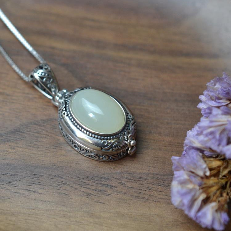 Women's Silver Inlaid Hetian Jade Sachet Box Pendant Necklace - Image 5