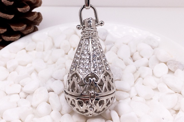 Love With Diamond Can The Fragrance Pendant Sachet Ball - Image 5