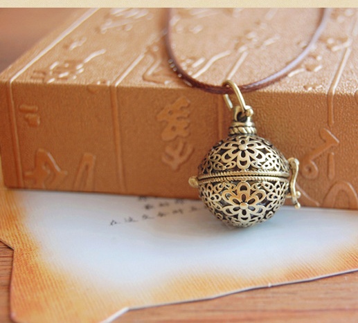 Vintage Art Hollow-out Flower Sachet Ball - Image 5